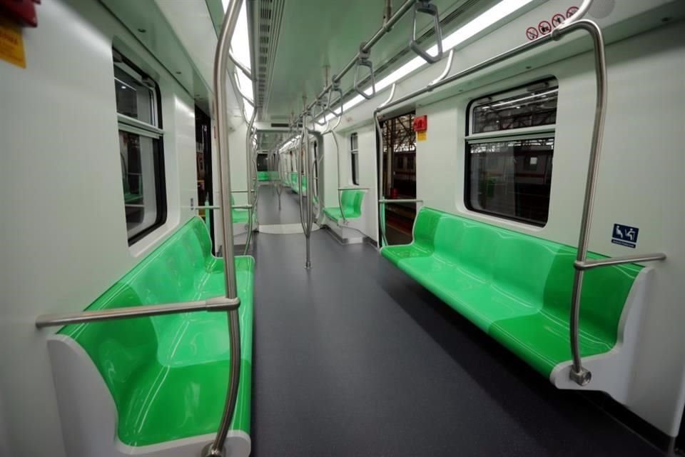 Son los primeros tres de 18 vagones adquiridos el año pasado a la empresa china CRRC.