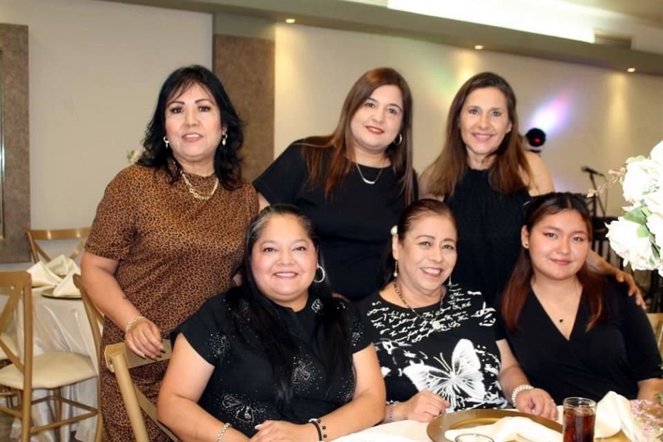 Idolina Santos, Socorro Santos, Aracely Cantú, Aracely de Villarreal, Mary Ramírez y Lin García