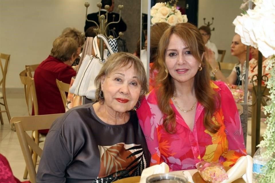 Irma Mireles y Belinda Guerrero