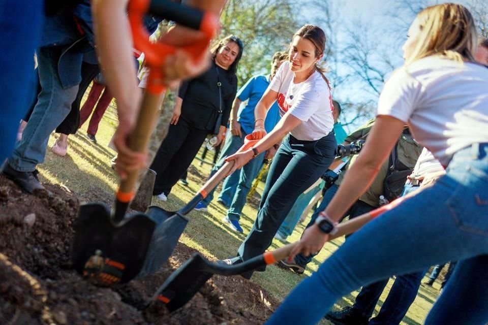 Lorena de la Garza señaló que e Estado y Reforestación Extrema convirtieron labor ambiental en un negocio.