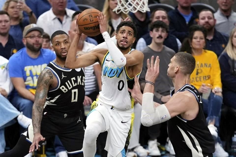 Tyrese Haliburton terminó el partido con 21 puntos y 12 asistencias.