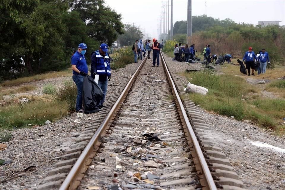 En la jornada participan más de 150 empleados municipales y de la empresa ferroviaria Kansas City.