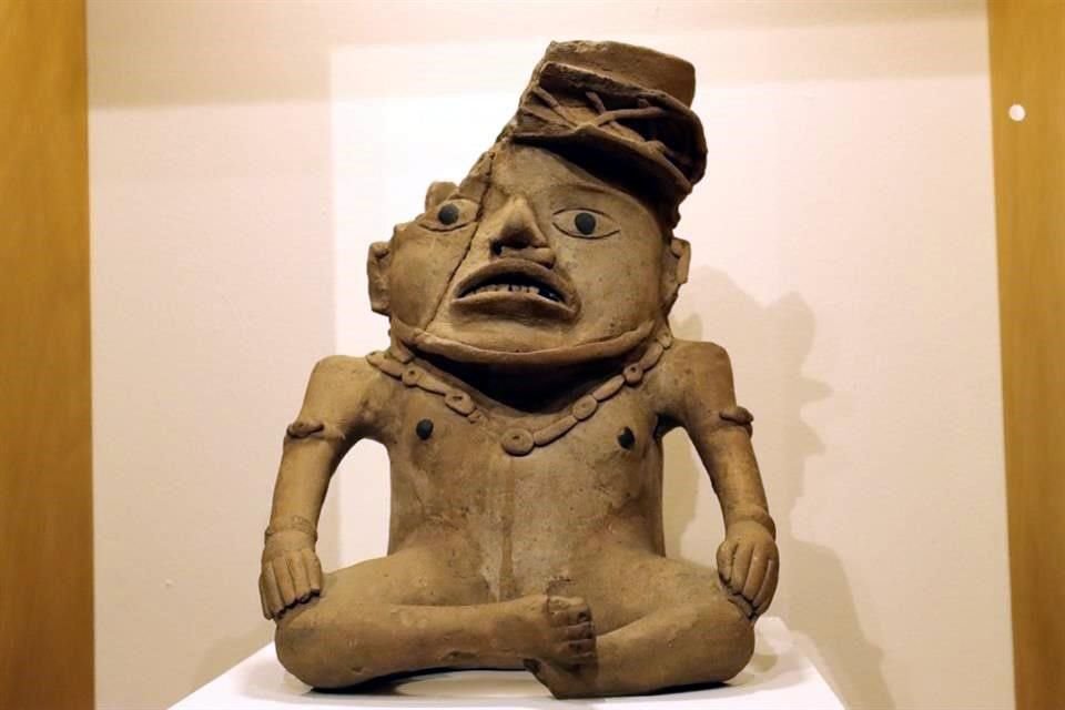 Covarrubias reunió una importante colección de piezas prehispánicas que le sirvió como material de estudio y que a su muerte su familia donó al Museo Nacional de Antropología.