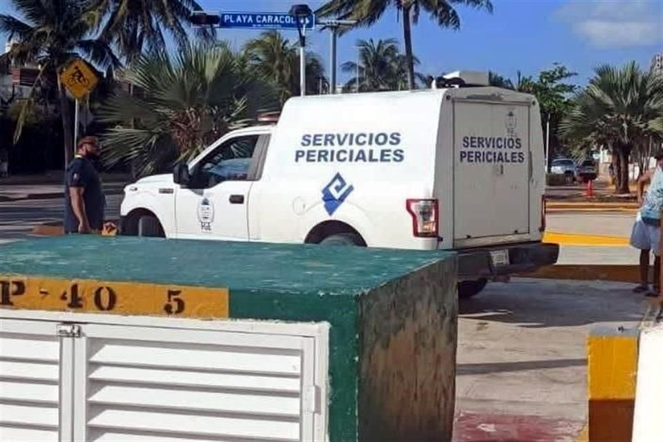 Elementos de la Policía Turística y la Guardia Nacional arribaron al lugar y acordonaron la zona para permitir el trabajo de los peritos de la Fiscalía General del Estado.