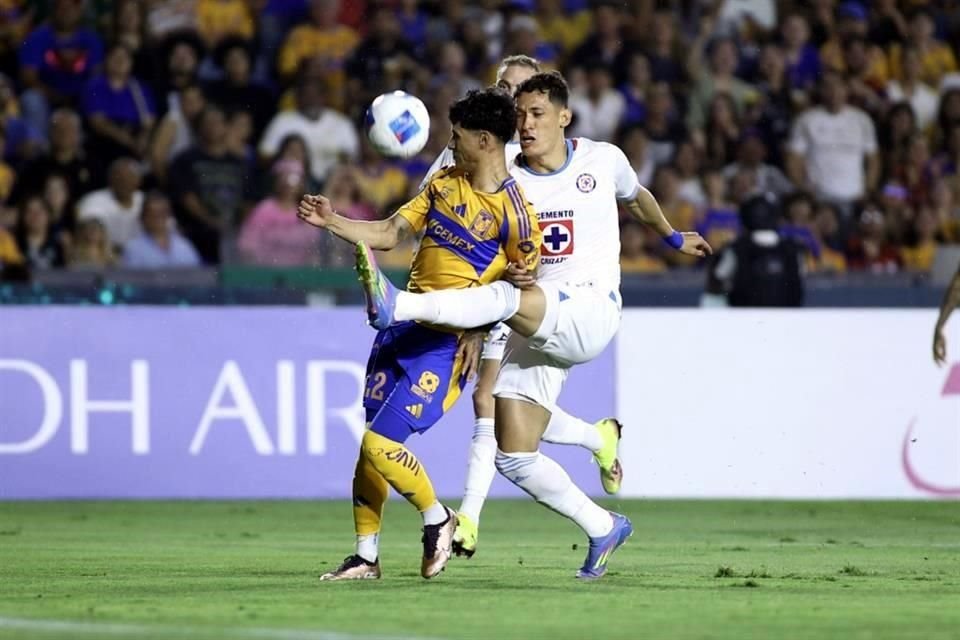 Tigres y Cruz Azul dejaron todo para la vuelta.