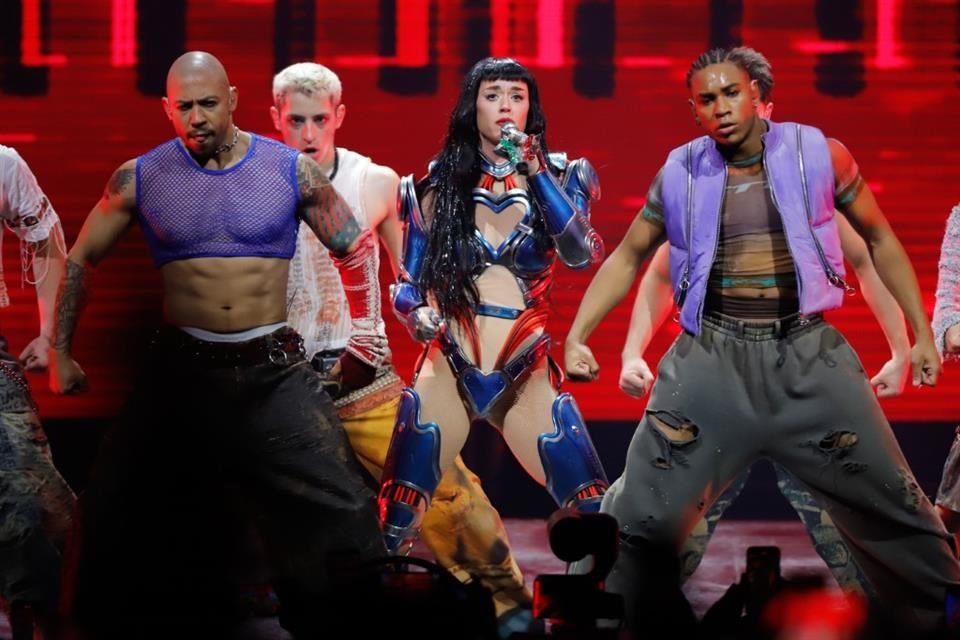 Las intensas coreografías fueron un punto importante del show.