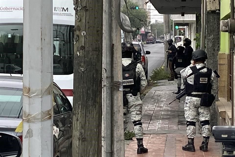 Las acciones son apoyadas por personal del Ejército Mexicano, la Guardia Nacional y la Fiscalía General de la República.