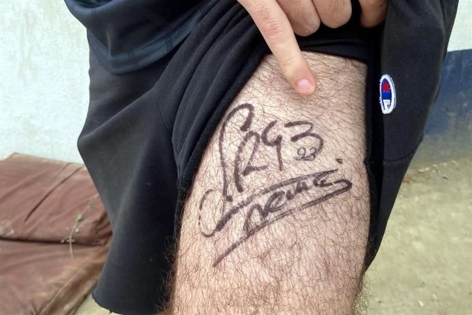José Andrés Oliva, aficionado ecuatoriano, consiguió la firma de Sergio Ramos.