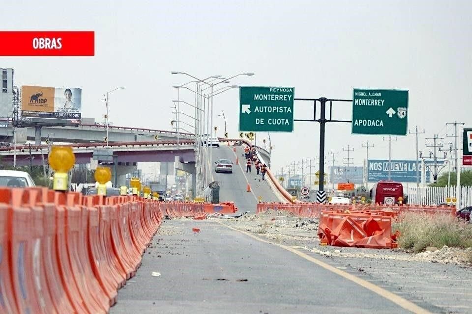 Por las obras de la Línea 6 del Metro se reducen los carriles por lo que se alenta la circulación vial.