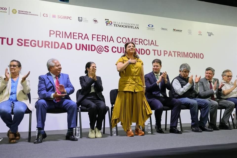 La Jefa de Gobierno y el Secretario de Seguridad Ciudadana encabezaron la inauguración de la feria de seguridad.