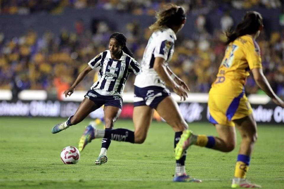 Repasa más de las acciones del partido.