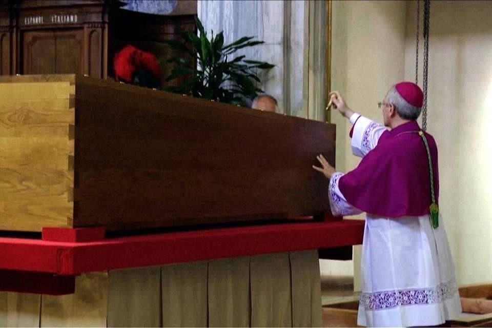 Así enterraron al Papa Francisco en la Basílica de Santa María la Mayor en Roma, Italia.