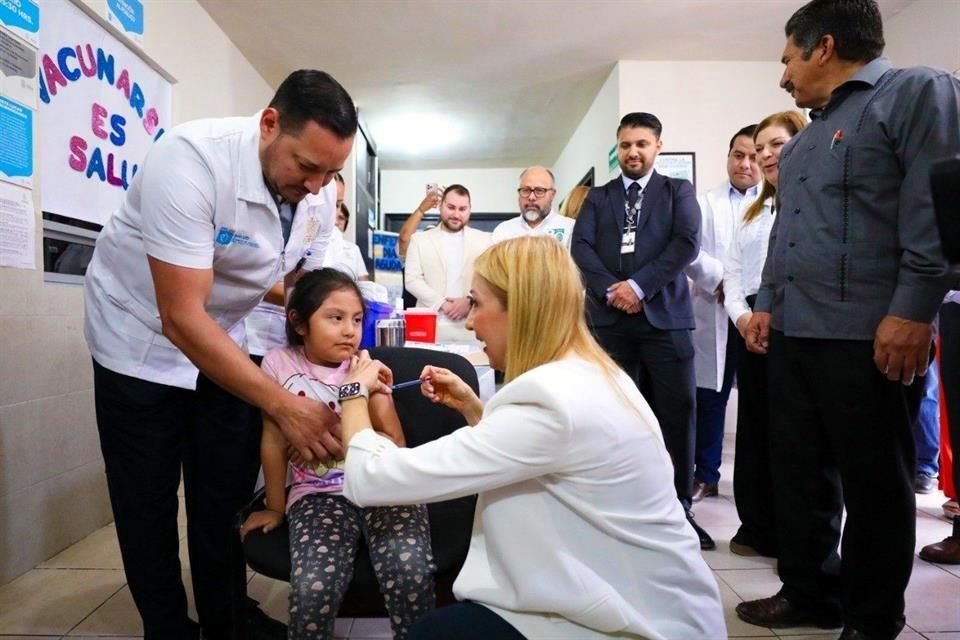 La Secretaría de Salud arranca Semana de Vacunación, en busca de aplicar 103 mil dosis entre los 15 tipos de vacunas que llevan a brigadas.