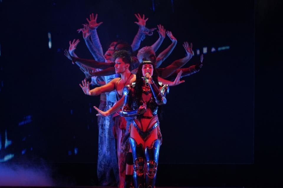 La esperada gira 'Lifetimes' de Katy Perry tuvo un inicio agridulce debido a una coreografía que dividió opiniones entre los fans.