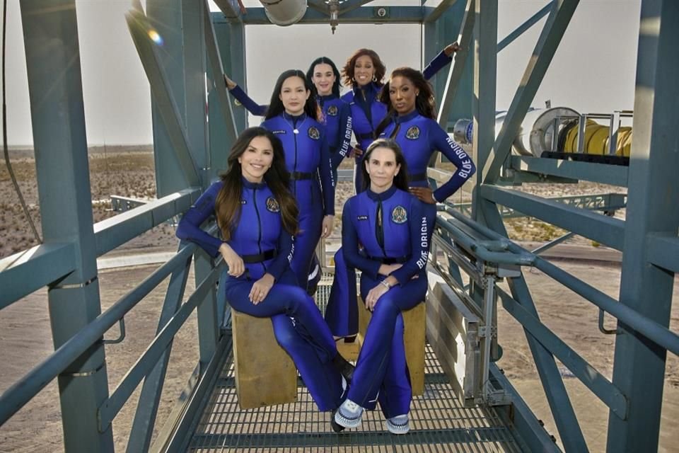 La gira de Perry comienza poco después del controversial viaje exclusivamente femenino de Blue Origin al espacio, el cual fue calificado como un 'desperdicio de recursos' por figuras como Olivia Munn.
