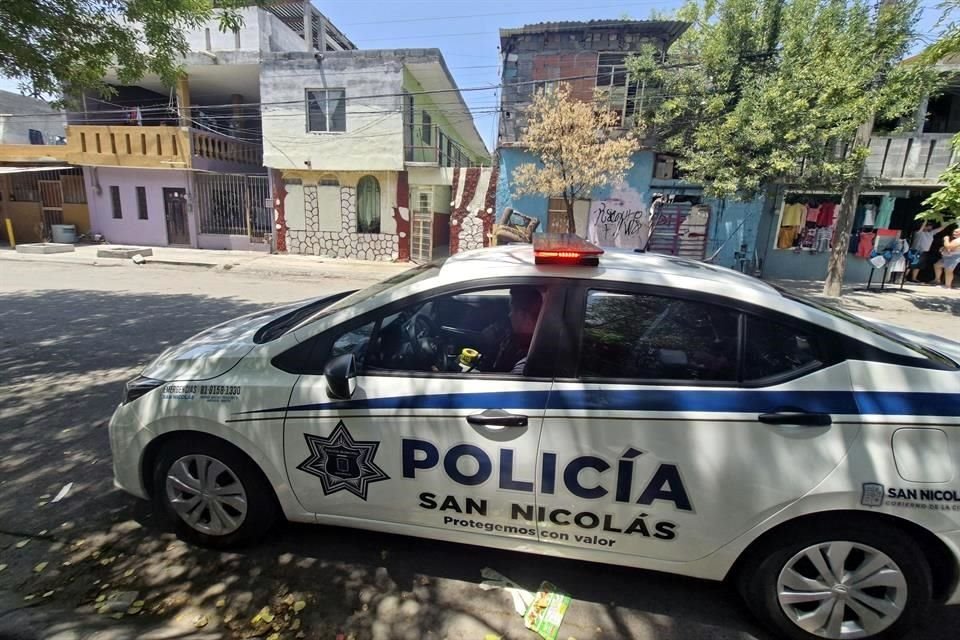 Un hombre asesinado a cuchilladas es localizado por vecinos en unos cuartos de renta, en la Colonia Prados del Nogalar, en San Nicolás.