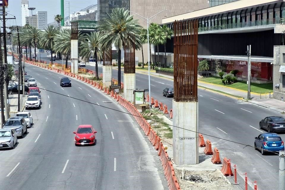  Los trabajos de la Línea 4, en la Avenida San Jerónimo, se encuentran detenidos desde julio del 2024 y las varillas expuestas corren el riesgo de presentar corrosión.