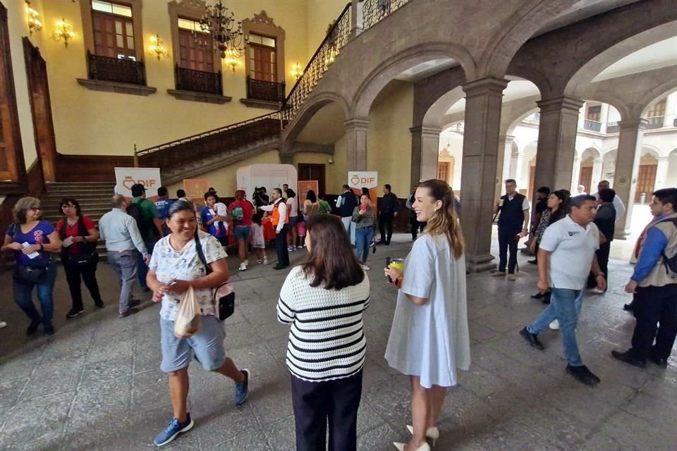 Las entradas se entregarán a quien las solicite de lunes a viernes de 9:00 a 17:00 horas.