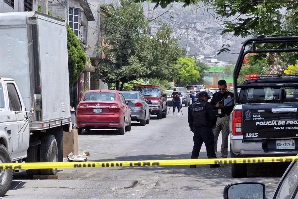 Dentro de su casa,  un hombre fue encontrado sin vida aparentemente a golpes, en Santa Catarina.