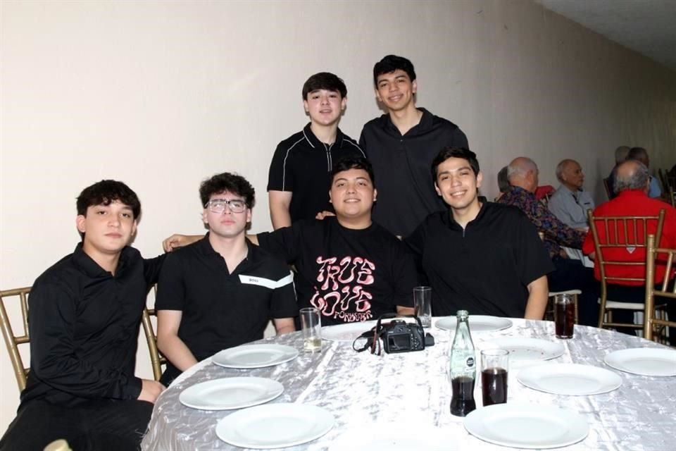 Mauricio Martínez, Patricio Osorio, Eduardo González, Raul Franco, Javier Sampayo y Eugenio Osorio