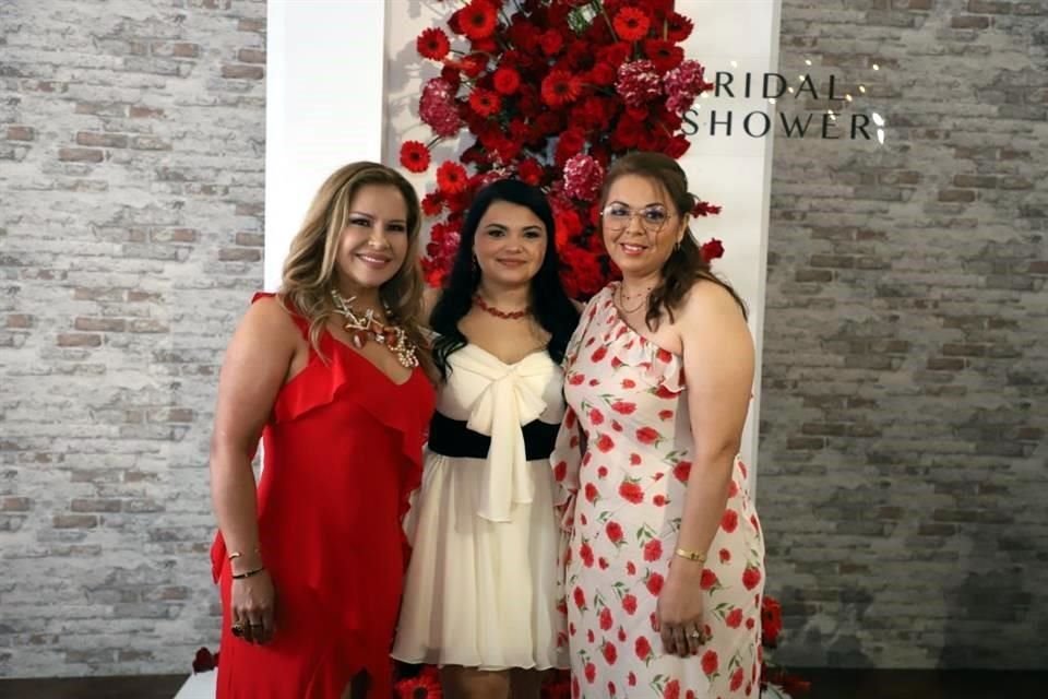 Alejandra Sánchez, Daniela Garza Sánchez y María Antonieta Martínez Padilla