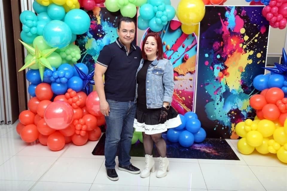 Alejandro Ruelas y Chantal Flores