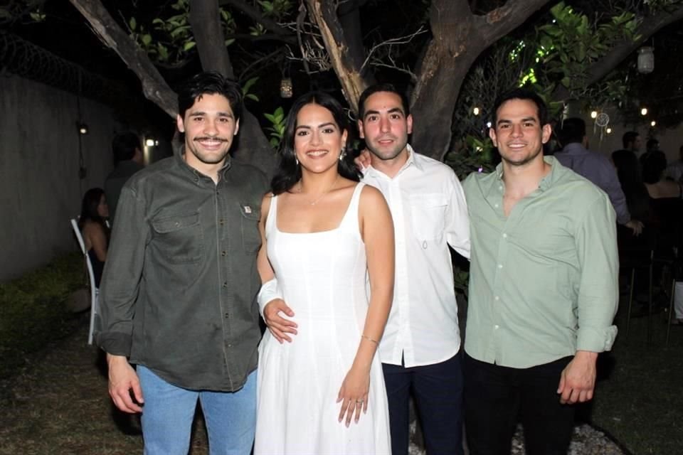 Leopoldo Aréllano, Luisa Salinas, Gustavo Vela e Isaías Rosales