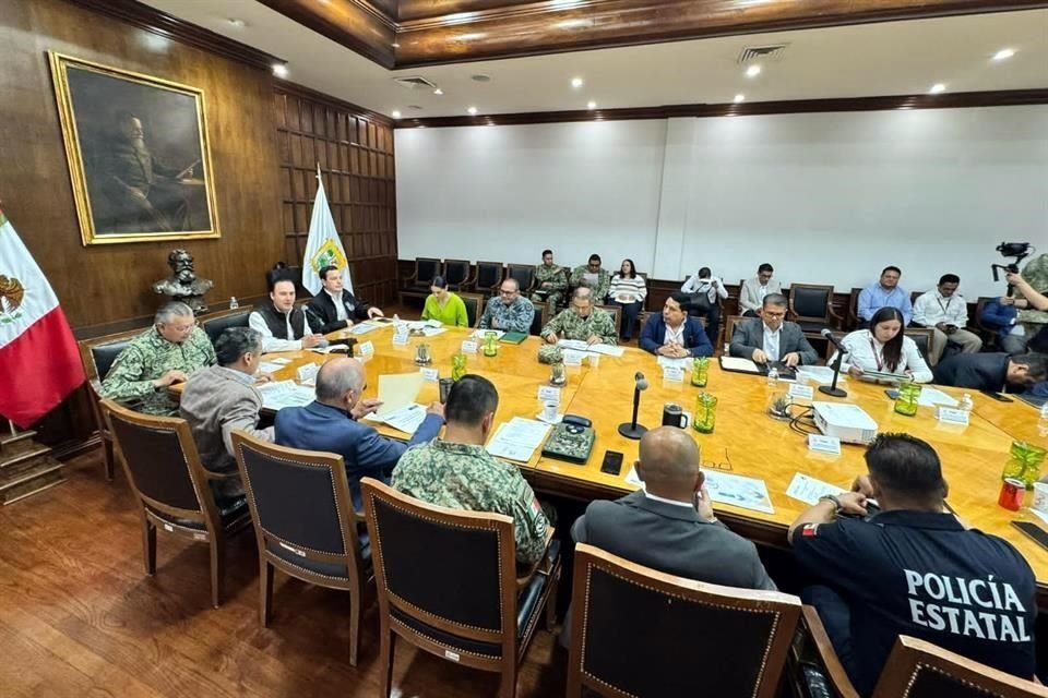 Aspecto de la Reunión del Gabinete de Seguridad en Coahuila, donde se acordó asumir la vigilancia policial en Torreón por parte del Ejército, Guardia Nacional y la Policía Estatal.