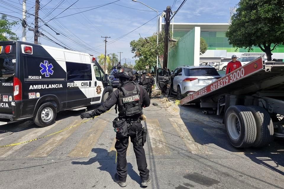 Al menos un hombre es detenido tras desatar una persecución en la Colonia del Valle, en San Pedro, derivada de trabajos de inteligencia.