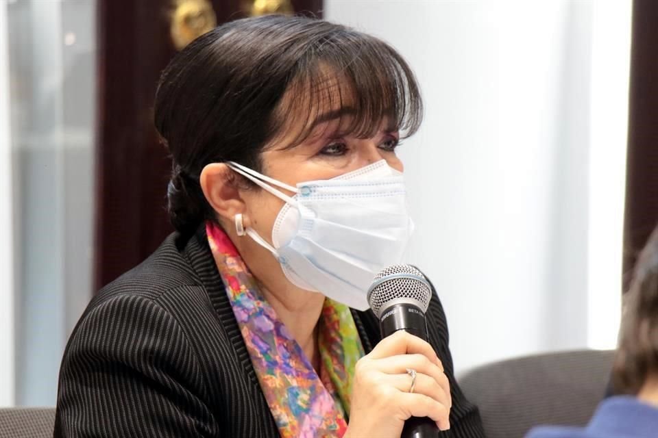 María de los Ángeles Errisúriz, Secretaria de Educación de Nuevo León.