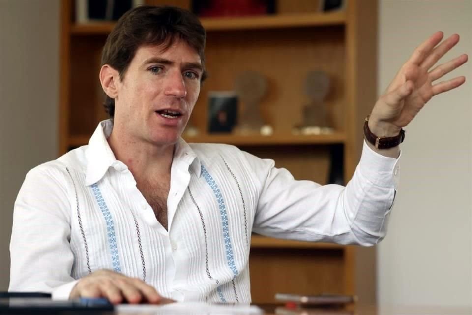 Erick Rodríguez, codirector de la Compañía Nacional de Danza, anuncia que estrenarán 'El cosario', pero antes volverán a Bellas Artes con 'Coppélia'.