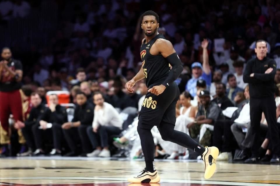 Donovan Mitchell fue el mejor anotador por Cleveland.