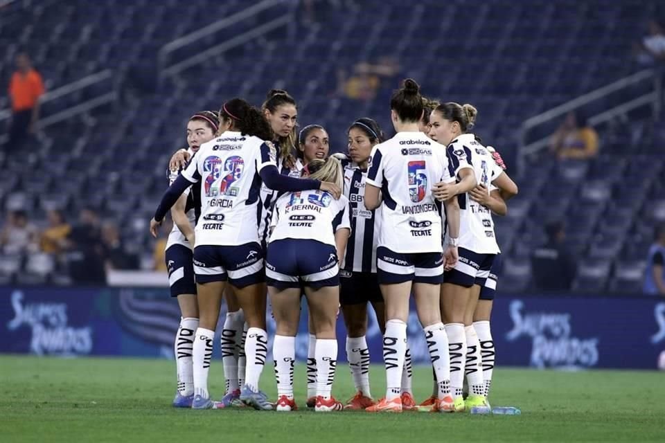 Rayadas en el último mensaje antes de arrancar el partido.