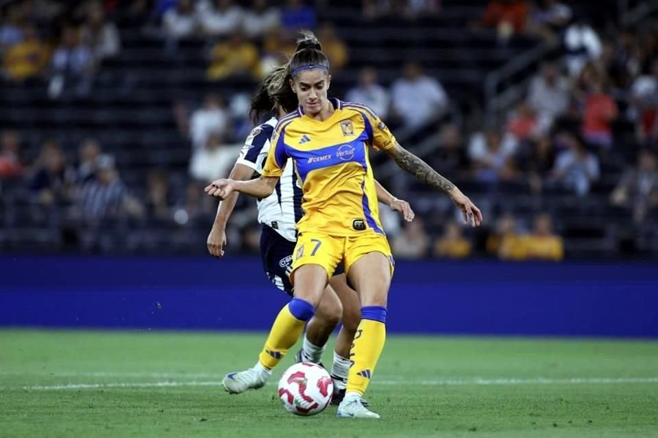 Jheniffer Cordinali le pegó con la pierna derecha para marcar el 1-0.