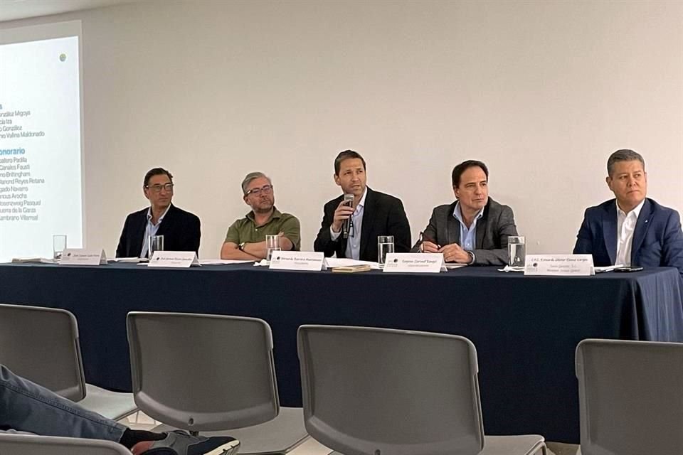 Como parte de los proyectos en Nuevo León, precisaron que beneficiaron a más de 100 mil personas, incluyendo ejidatarios, propietarios, estudiantes y público en general.