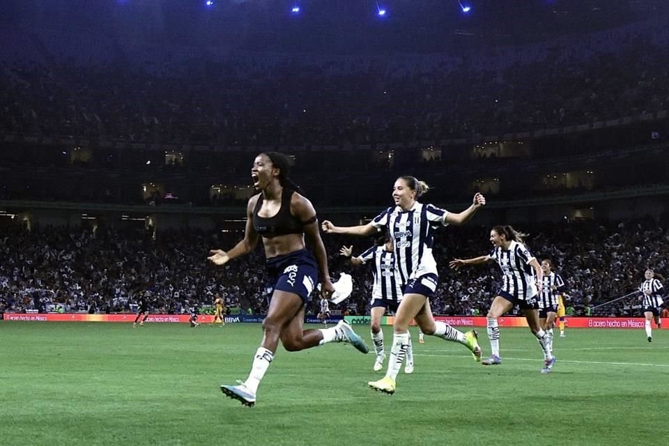 Jermaine Seoposenwe mandó al equipo a Semifinales al minuto 92.