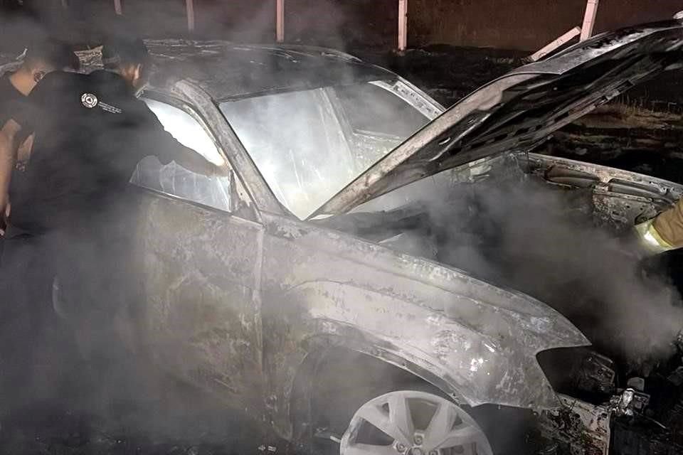 La camioneta presentaba impactos de bala.