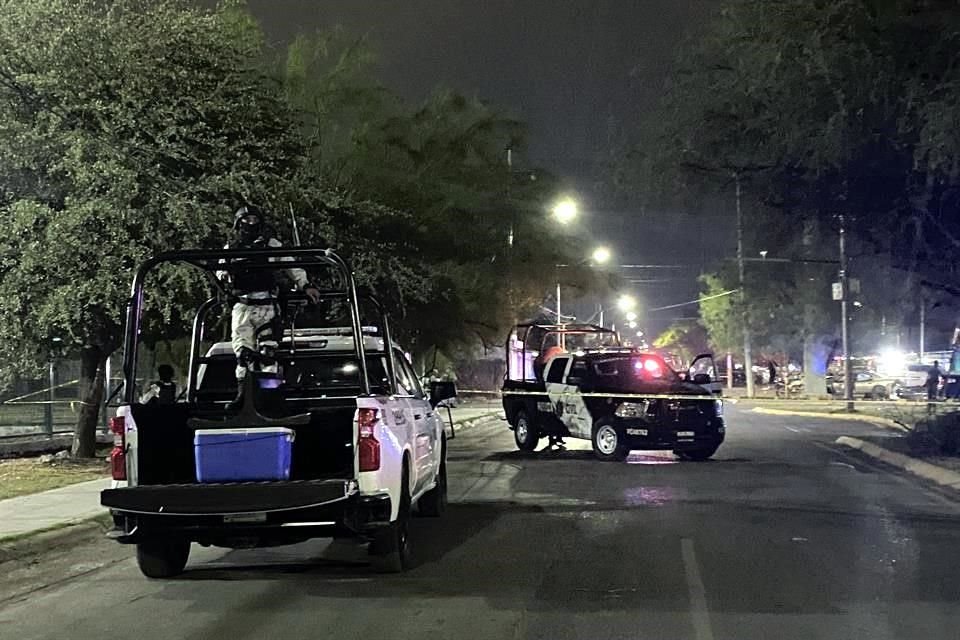 Uniformados de Fuerza Civil acordonaron la escena del crimen para resguardar las evidencias del caso.