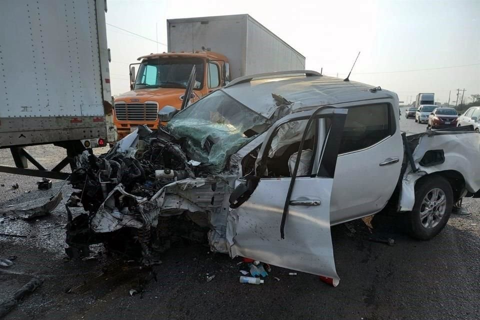 Hasta el momento, las autoridades no han reportado personas lesionadas, pero descartaron víctimas mortales.