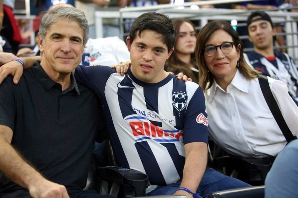 Jesús Herrera, Juan Pablo Herrera y Ana Padilla de Herrera