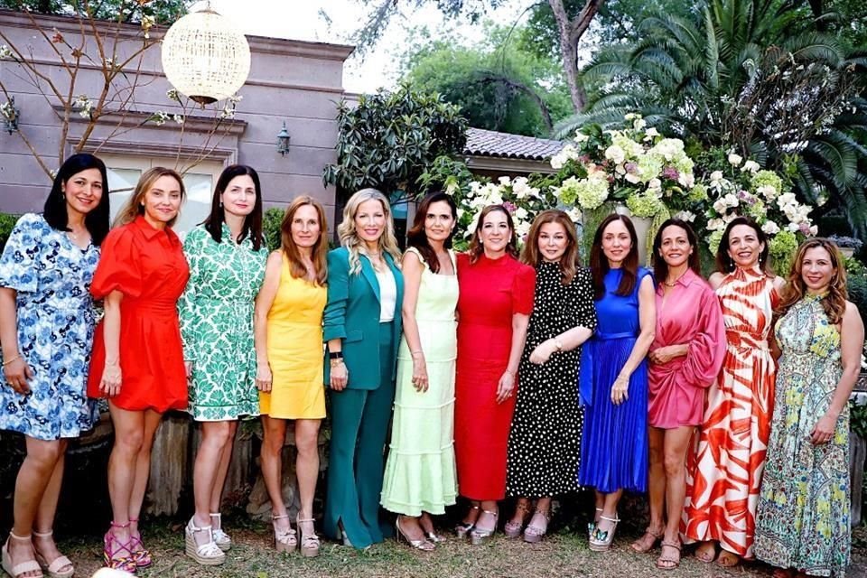 Annie Cantú, Beatriz González, Malú Maiz, Cristy Salinas, Eloísa Villarreal, Olga Canales, Cecy Boughton, Nini Garza, Paty Domínguez, Adriana Villaseñor, Marcela Villaseñor y María de la Garza