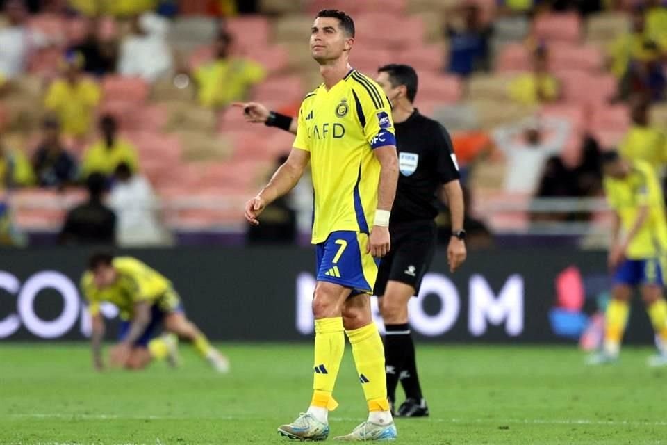 Cristiano Ronaldo gesticuló de varias formas.