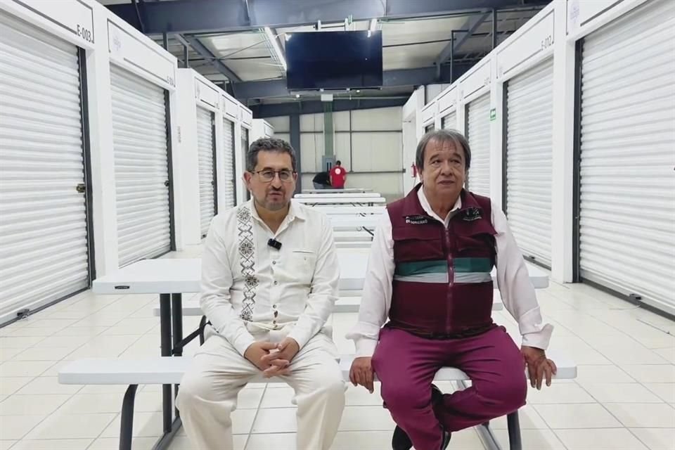 Cravioto y Rogelio del Castillo, de Alcaldías y Ordenamiento, durante uno de los recorridos para encontrar espacios.