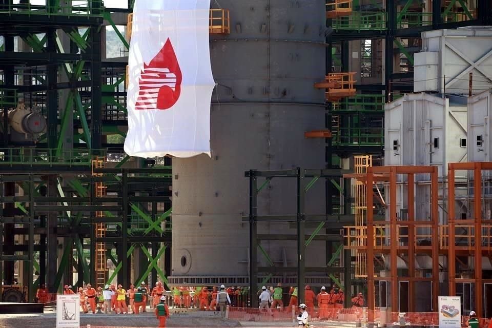 A través de un oficio emitido por Pemex Exploración y Producción (PEP), con fecha del 6 de mayo, se asignó a José Luis González Huerta como responsable del Proyecto de Reactivación de Pozos Cerrados.