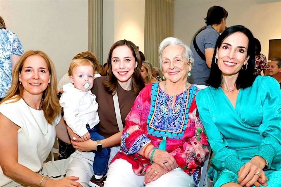 Carolina Drexel, Santiago Cantú, Carolina Pérez, Carolina de Drexel y Marisa Drexel