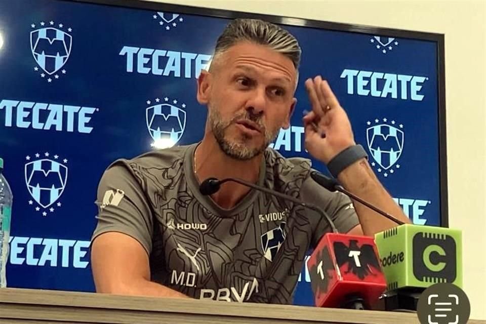El estratega argentino negó tener mala relación con Sergio Canales.