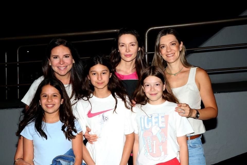 Gaby Treviño, Brenda Martínez de Saldívar, Sofía Rosas, Fernanda Enciso, Zoe Saldívar y Ana Sofía Esquino