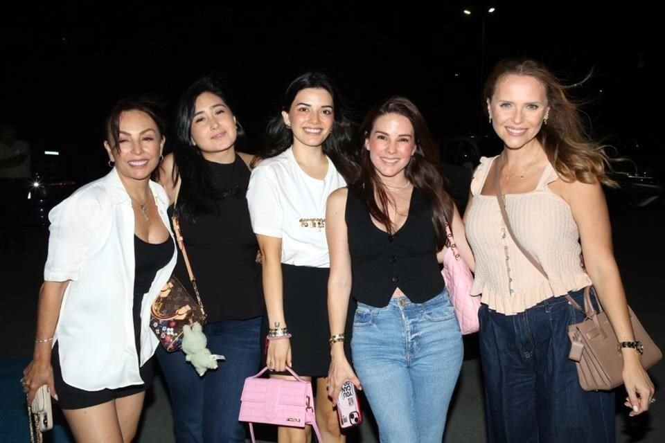 Elda Tamez, Laura Montemayor, Blanca Garza, Paty Vázquez e Isadora Garza