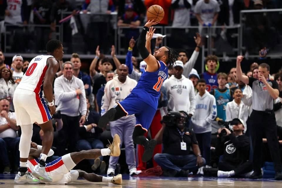 Jalen Brunson le dio el triunfo y pase a los Knicks  a 4 segundos del final.