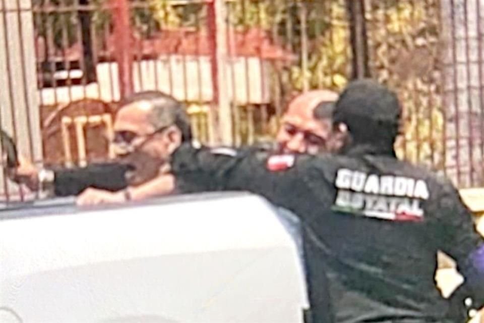 El 22 de abril, José Luis Aranza, entonces delegado del IMSS en Tamaulipas, fue detenido por policías estatales en Ciudad Victoria.